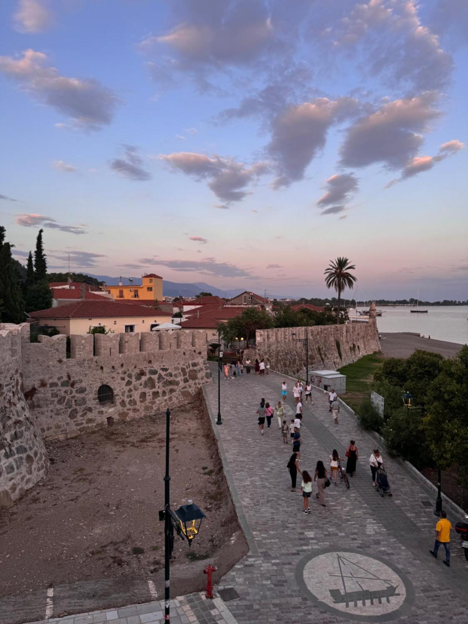 Regina Hotel Nafpaktos Eksteriør billede